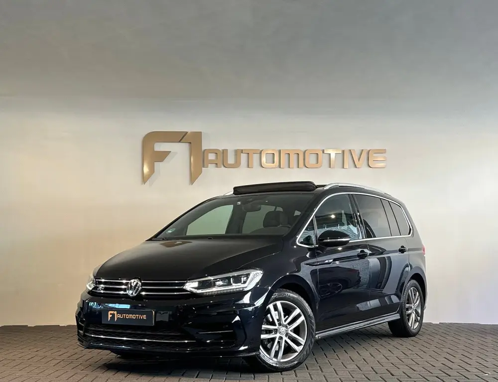 Volkswagen TOURAN 1.5 TSI R-Line 7p Pano|ACC|Keyless|Stoelve uit 2019