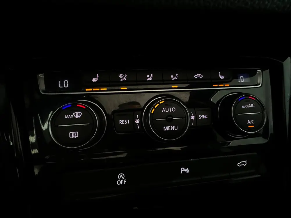 Volkswagen TOURAN 1.5 TSI R-Line 7p Pano|ACC|Keyless|Stoelve uit 2019, foto 19