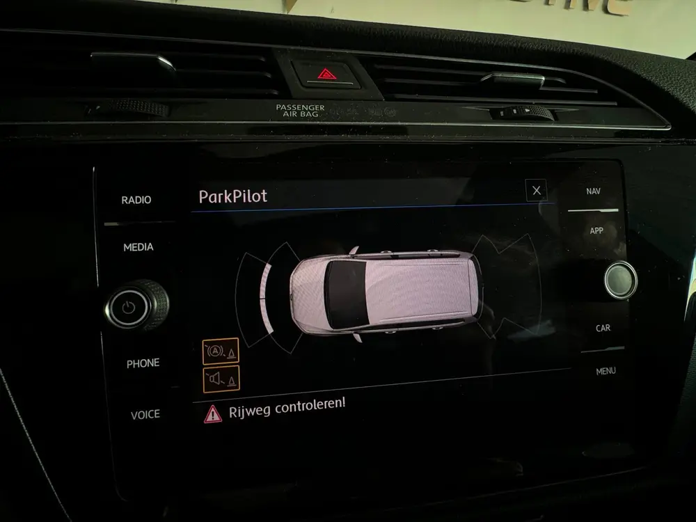 Volkswagen TOURAN 1.5 TSI R-Line 7p Pano|ACC|Keyless|Stoelve uit 2019, foto 20