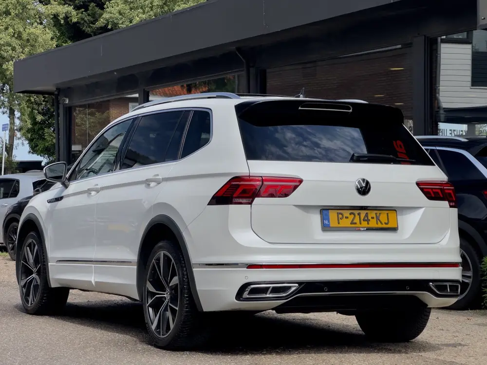 Volkswagen Tiguan Allspace 1.5 TSI AUT7 3X R-LINE 7PERS PANO uit 2022, foto 3