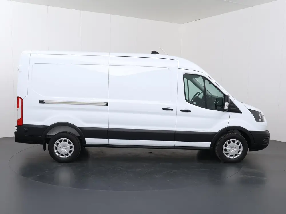 Ford Transit 350 uit 2024, foto 6