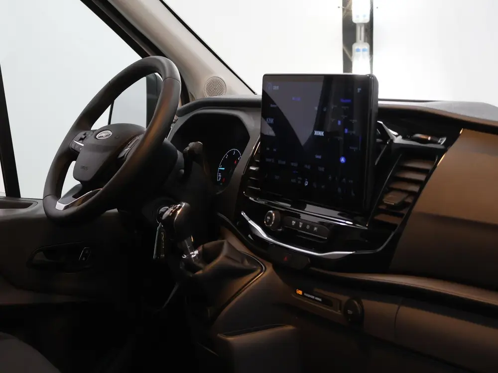 Ford Transit 350 uit 2024, foto 9