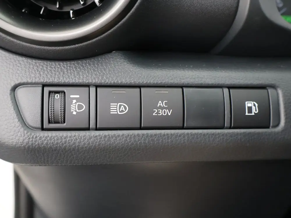 Toyota C-Hr 2.0 Plug-in Hybrid 220 Active (bj 2025) uit 2025, foto 9