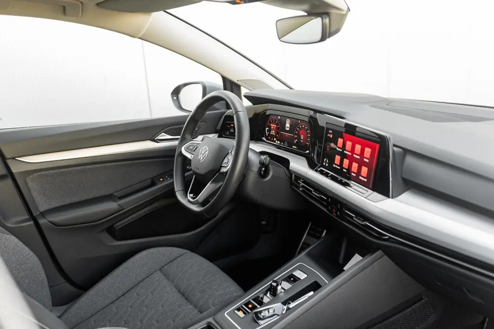 Volkswagen Golf 1.5 eTSI uit 2023, foto 9