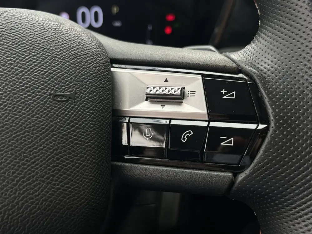 DS Automobiles DS 4 DS DS 4 PureTech 130 Performance Line+ uit 2023, foto 19