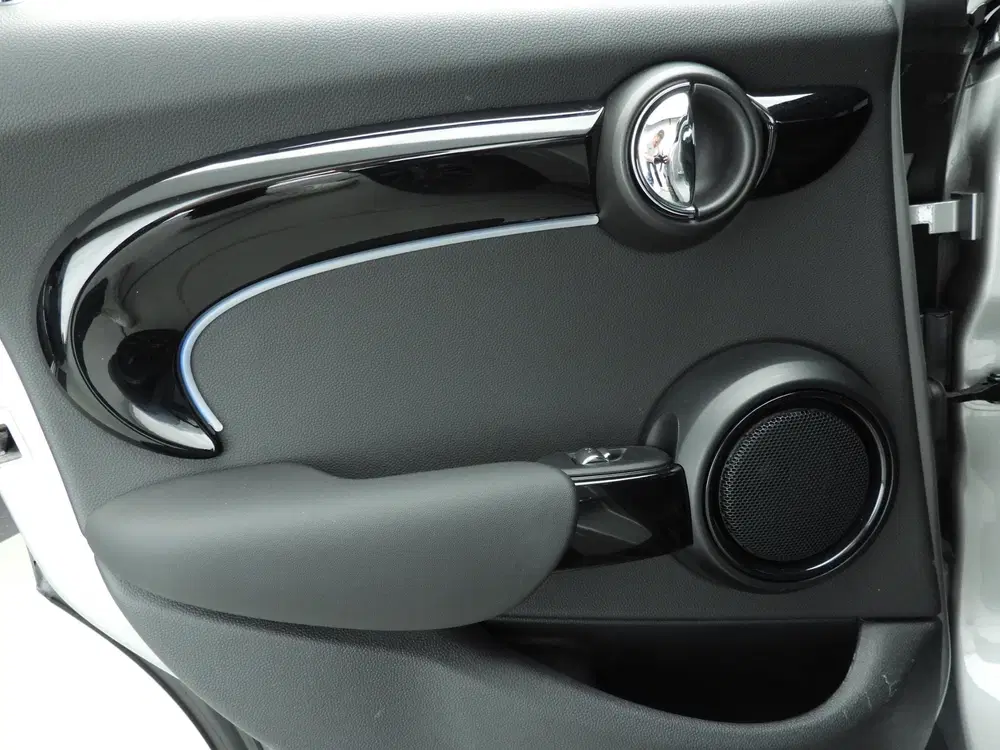Mini Cooper Cooper uit 2023, foto 18