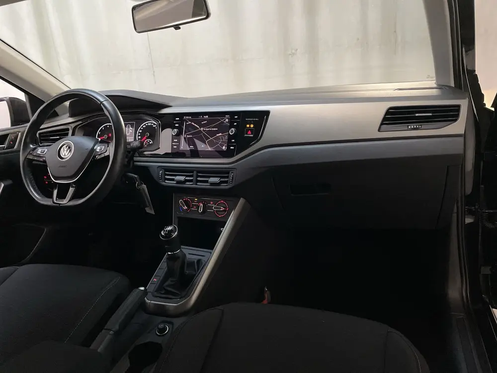Volkswagen Polo 1.0 TSI Comfortline Parkeersensoren Navigati uit 2021, foto 2