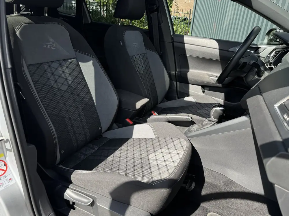 Volkswagen Taigo 1.5 TSI R-Line 150 pk Panoramadak, IQ Light uit 2023, foto 7