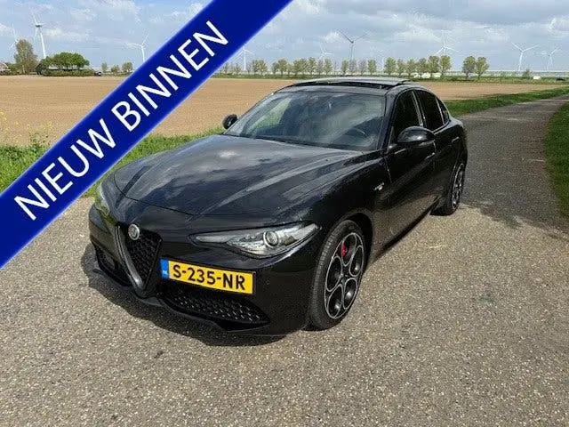 Alfa Romeo Giulia 2.0 T Veloce AWD 280 PK Panoramadak Full O uit 2022