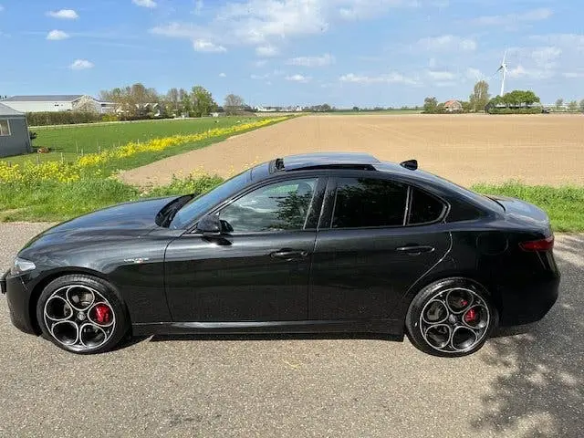 Alfa Romeo Giulia 2.0 T Veloce AWD 280 PK Panoramadak Full O uit 2022, foto 10