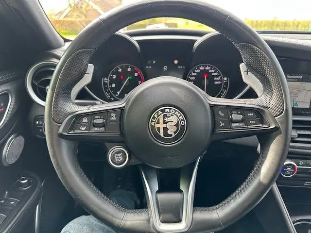 Alfa Romeo Giulia 2.0 T Veloce AWD 280 PK Panoramadak Full O uit 2022, foto 12