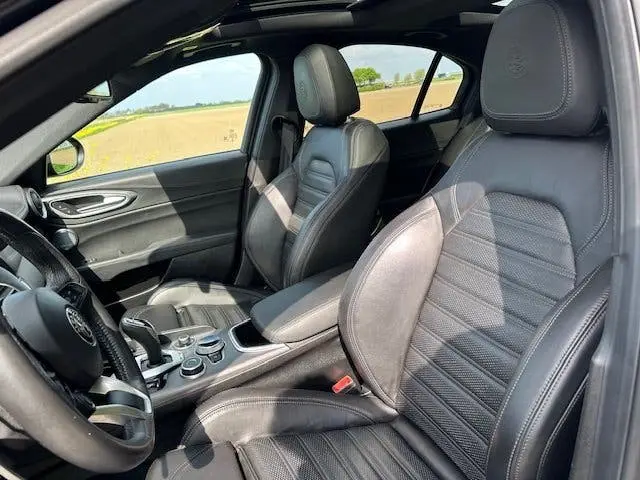 Alfa Romeo Giulia 2.0 T Veloce AWD 280 PK Panoramadak Full O uit 2022, foto 17