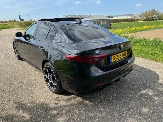 Alfa Romeo Giulia 2.0 T Veloce AWD 280 PK Panoramadak Full O uit 2022, foto 3