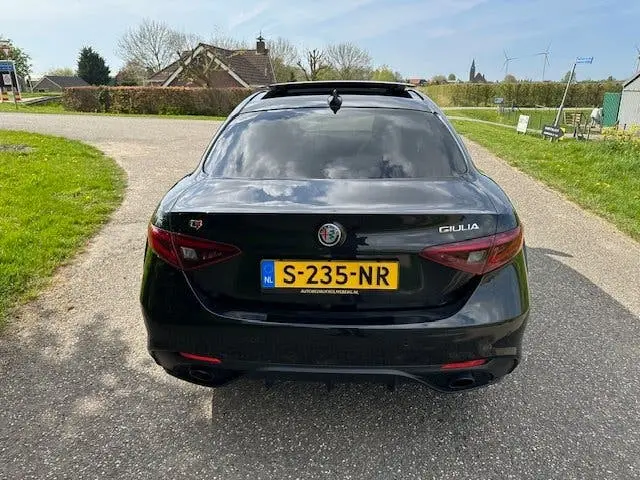Alfa Romeo Giulia 2.0 T Veloce AWD 280 PK Panoramadak Full O uit 2022, foto 9