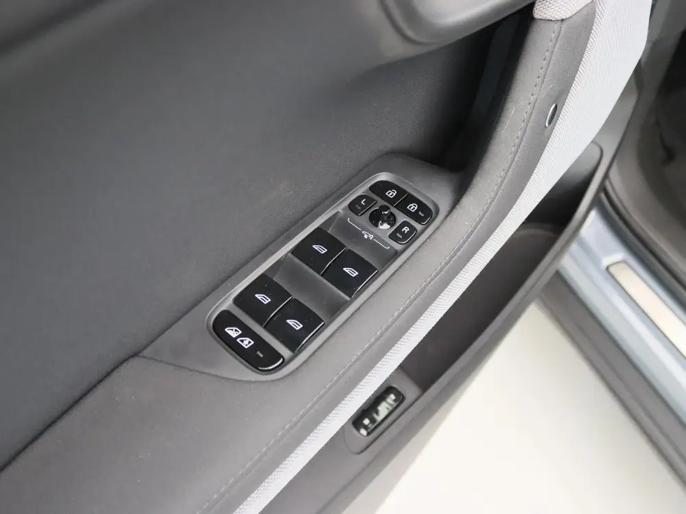 Polestar 2 Standard Range Single Motor 224PK 165Kw 96 uit 2022, foto 20