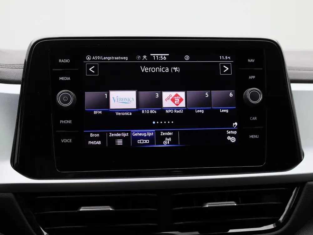Volkswagen T-Roc 1.0 TSI Life | Navigatie | Draadloze Apple uit 2024, foto 19