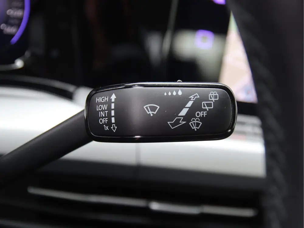 Volkswagen Golf 1.0 TSI Life Digital Cockpit, FULL LED, ACC uit 2020, foto 20