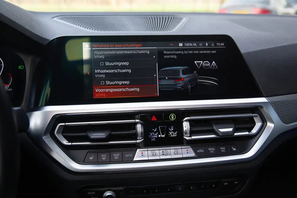 BMW 3-serie 3 Serie Touring 330i High Executive M-Spor uit 2021, foto 17
