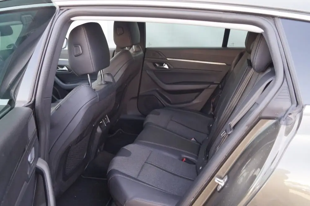 Peugeot 508 SW 1.5 BlueHDI 130pk Allure -NAVI-ECC-PDC uit 2019, foto 7