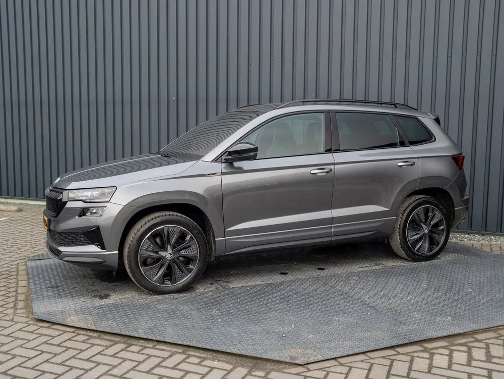 Skoda Karoq 1.5 TSI ACT Sportline Business uit 2023, foto 2
