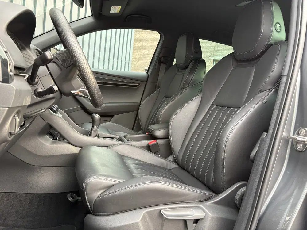 Skoda Karoq 1.5 TSI ACT Sportline Business uit 2023, foto 6