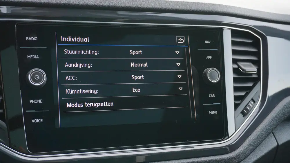 Volkswagen T-Roc 1.5 TSI 150pk R-Line & Sport Pano.dak Virtu uit 2019, foto 19