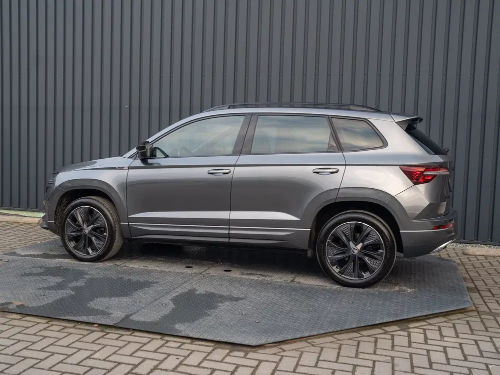 Skoda Karoq 1.5 TSI ACT Sportline Business uit 2024, foto 3