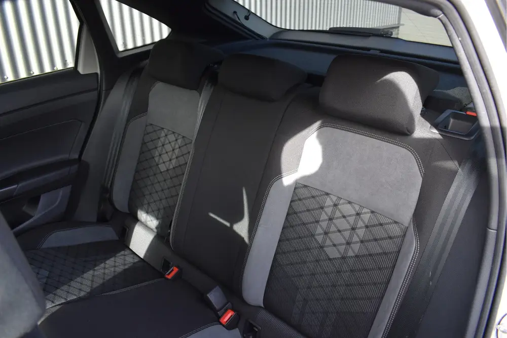 Volkswagen Taigo 1.0 TSI R-Line Business Virtual cockpit, Ad uit 2022, foto 16