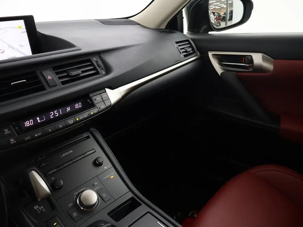Lexus CT 200h Sport Edition | Dealer onderhouden | Rood Lede uit 2020, foto 8