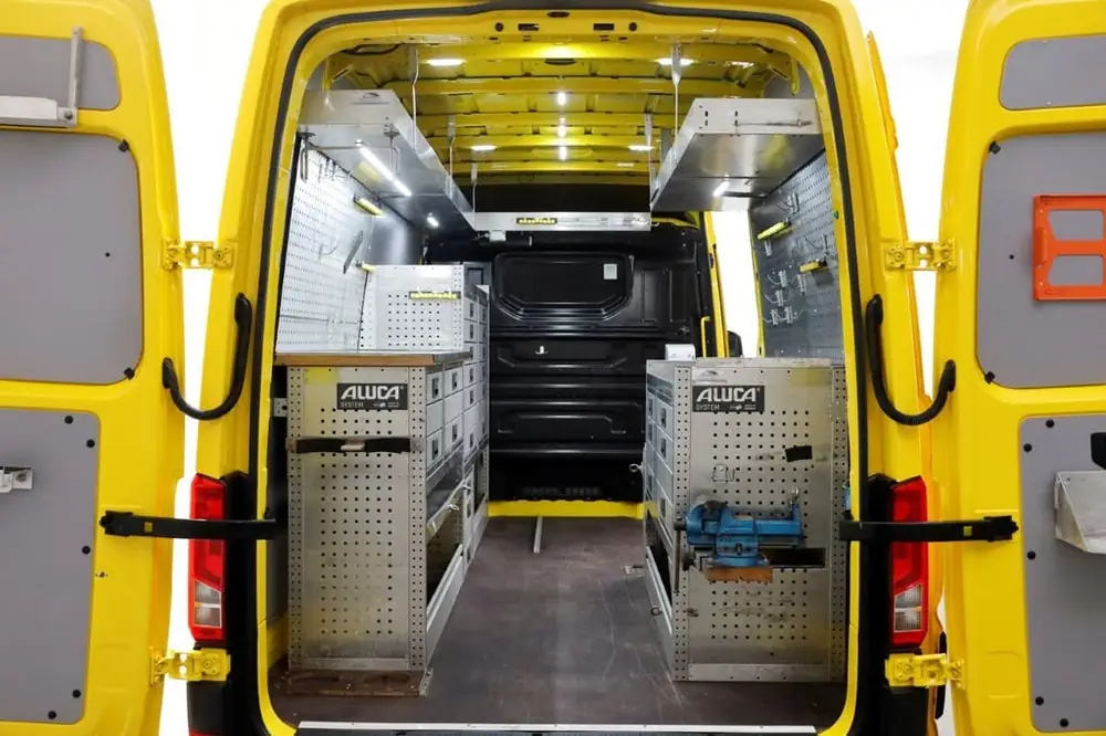 Volkswagen Crafter 35 2.0 TDI 140pk L3H3 (L2H2) Highline Ser uit 2022, foto 3