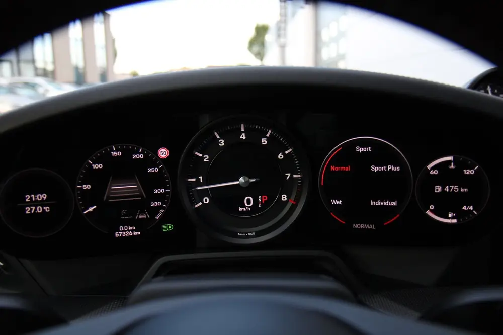 Porsche 911 3.0 Carrera 4 S Dealer onderhouden NAP App uit 2020, foto 16