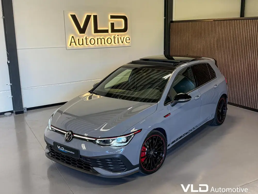 Volkswagen Golf 2.0 TSI GTI CLUBSPORT 45 JAHRE AKRA PANO IQ uit 2022, foto 17