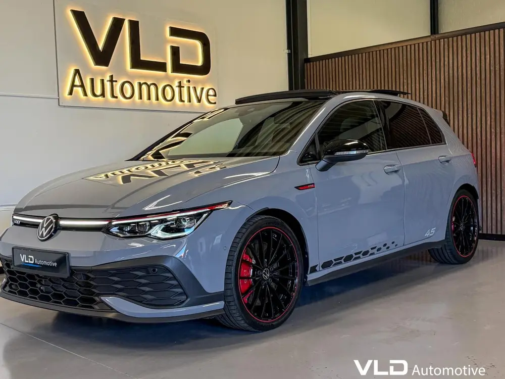 Volkswagen Golf 2.0 TSI GTI CLUBSPORT 45 JAHRE AKRA PANO IQ uit 2022, foto 2
