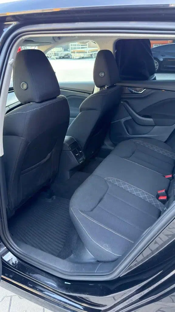 Skoda Kamiq 1.0 TSI Greentech 110pk 2021 Zwart uit 2021, foto 11