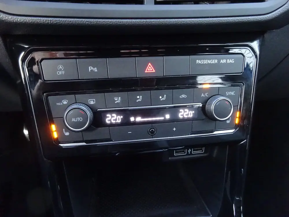 Volkswagen T-Cross 1.0 TSI R-Line 1e Eigenaar - Climate / Na uit 2020, foto 17