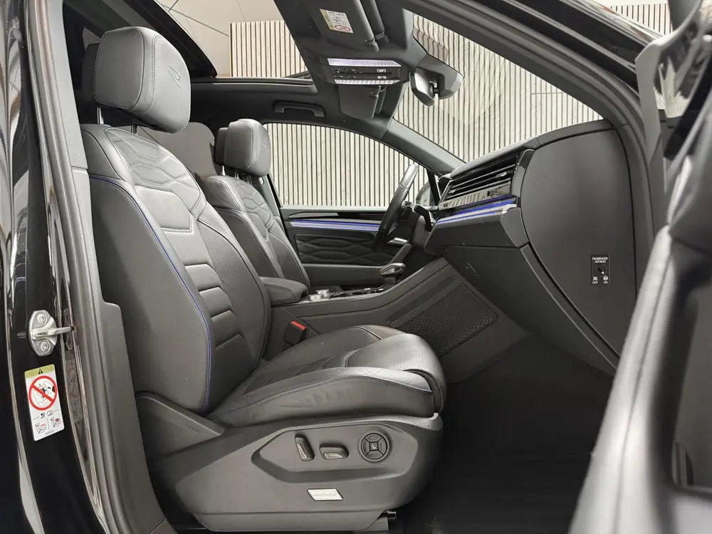 Volkswagen Touareg 3.0 TSi eHybrid 4MOTION R LINE - PANORAMA uit 2022, foto 16