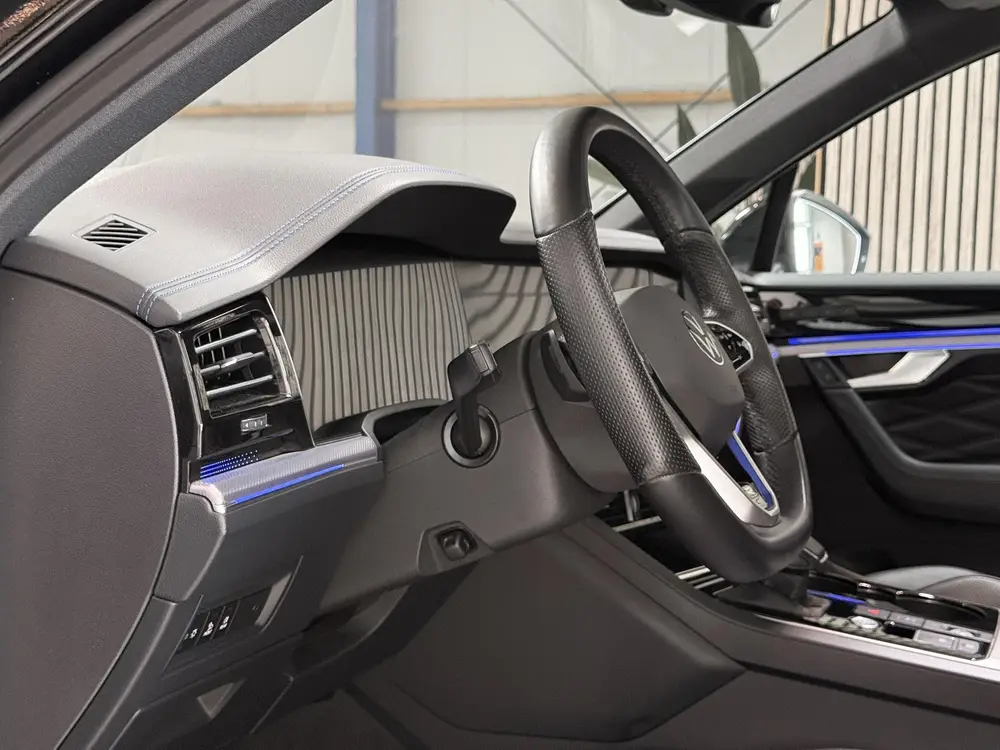 Volkswagen Touareg 3.0 TSi eHybrid 4MOTION R LINE - PANORAMA uit 2022, foto 20