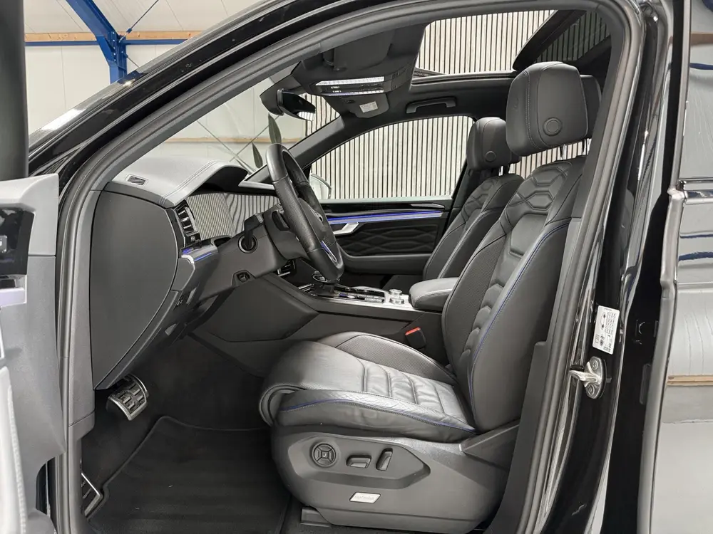 Volkswagen Touareg 3.0 TSi eHybrid 4MOTION R LINE - PANORAMA uit 2022, foto 7