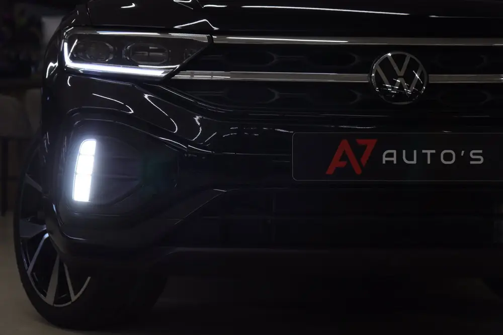 Volkswagen T-Roc 1.5 TSI R-Line 3X R-LINE/PANO/IQ/CARPLAY/CA uit 2025, foto 20