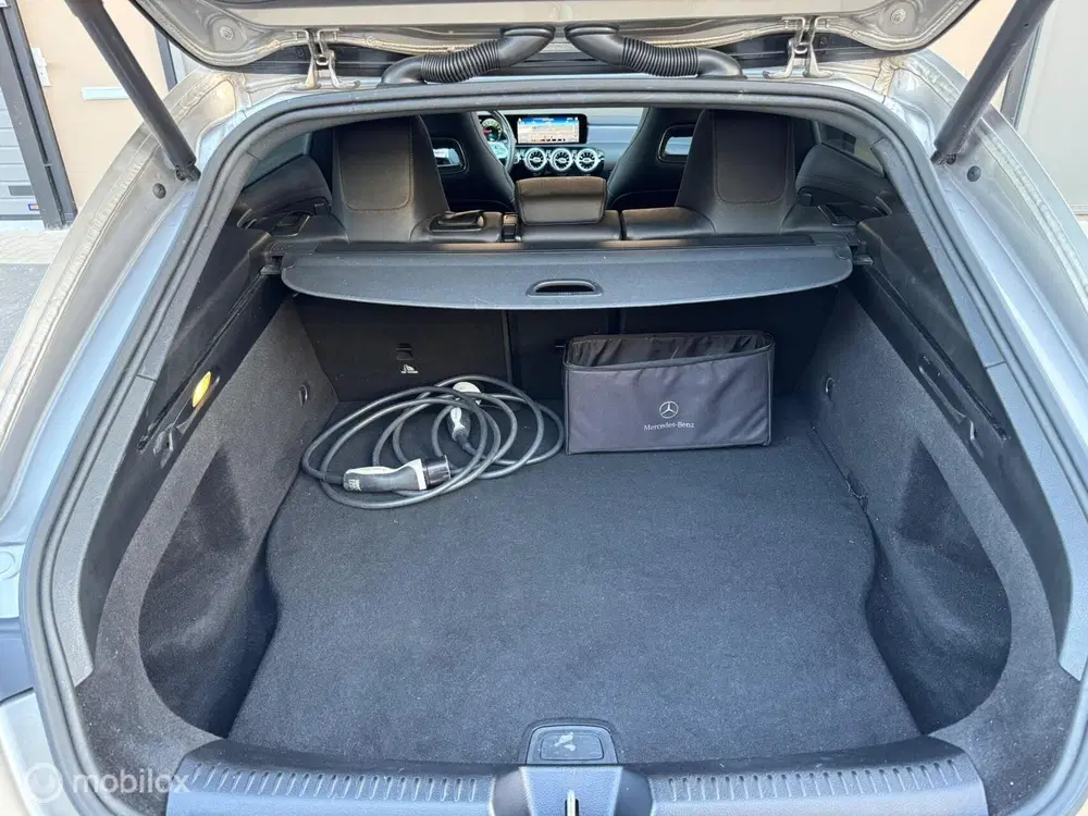 Mercedes-Benz CLA Mercedes CLA-klasse Shooting Brake 250e uit 2020, foto 11
