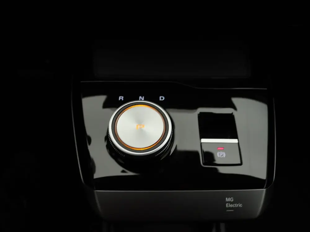 MG MG4 Luxury 64 kWh uit 2023, foto 10