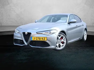 Alfa Romeo Giulia 200pk Super | 1ste eigenaar | Camera | LEE uit 2020