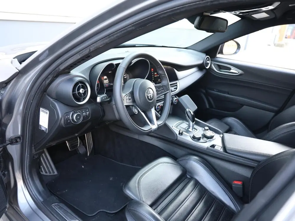 Alfa Romeo Giulia 200pk Super | 1ste eigenaar | Camera | LEE uit 2020, foto 11