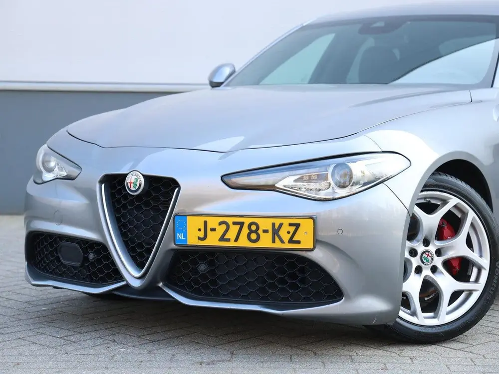 Alfa Romeo Giulia 200pk Super | 1ste eigenaar | Camera | LEE uit 2020, foto 6