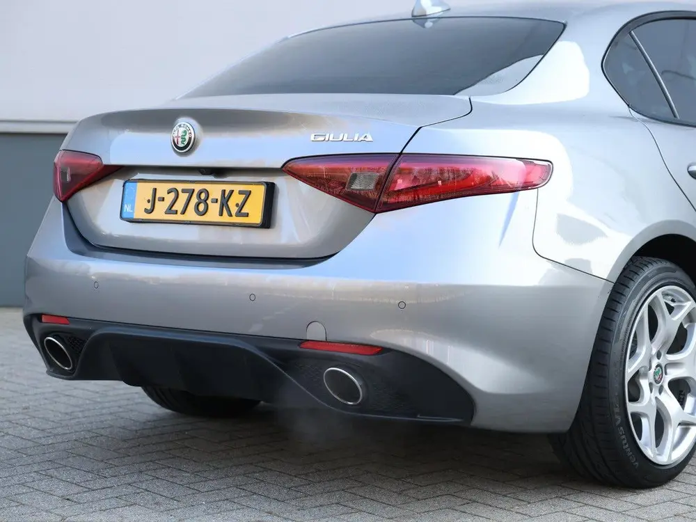 Alfa Romeo Giulia 200pk Super | 1ste eigenaar | Camera | LEE uit 2020, foto 7
