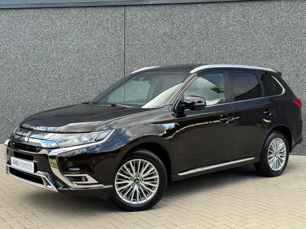 Mitsubishi Outlander 2.4 PHEV Instyle | Schuifdak | Dodehoek uit 2019