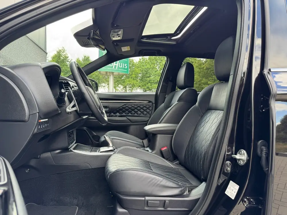 Mitsubishi Outlander 2.4 PHEV Instyle | Schuifdak | Dodehoek uit 2019, foto 11