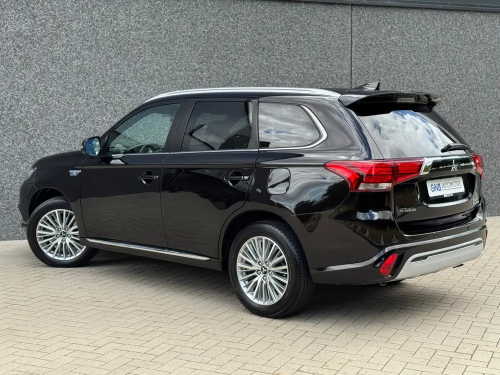 Mitsubishi Outlander 2.4 PHEV Instyle | Schuifdak | Dodehoek uit 2019, foto 15