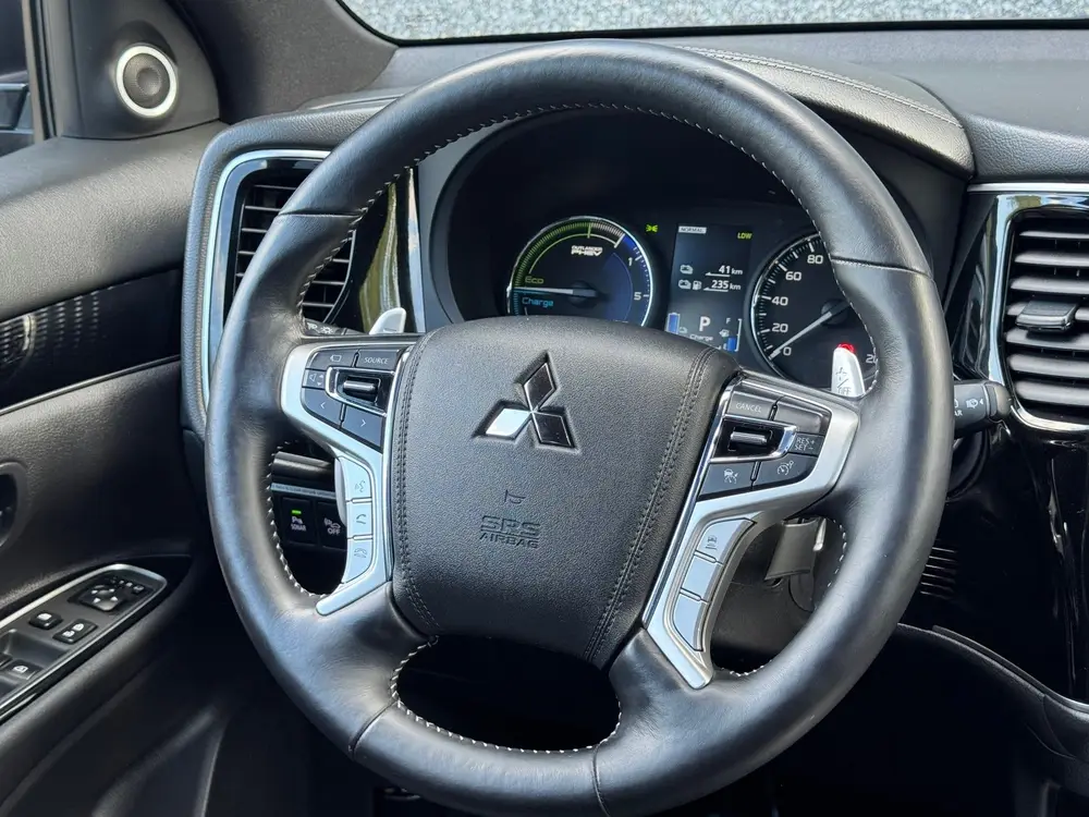 Mitsubishi Outlander 2.4 PHEV Instyle | Schuifdak | Dodehoek uit 2019, foto 19