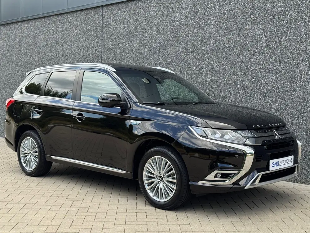 Mitsubishi Outlander 2.4 PHEV Instyle | Schuifdak | Dodehoek uit 2019, foto 2